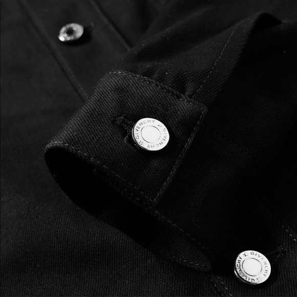 GIVENCHY - Picture 10 of 16